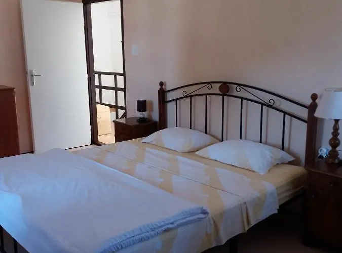 House Mergi 2 *