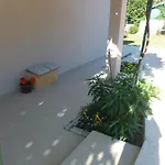 Dom wakacyjny House Mergi 2 *